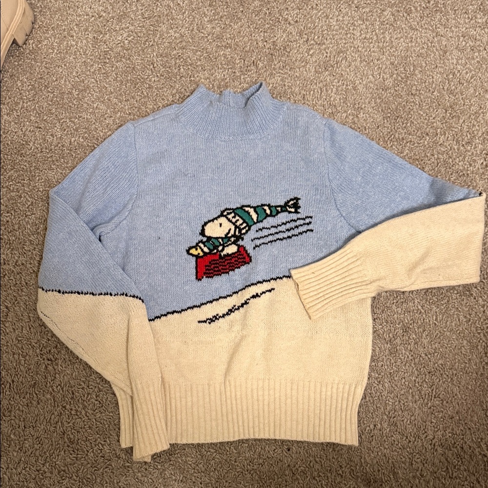 American Eagle Outfitters Blue and Cream Turtleneck Sweater